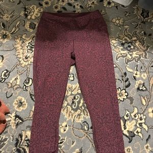 Women’s size M nobull crops
